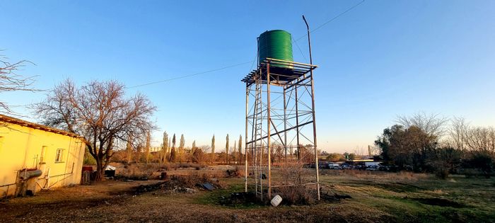 Spacious 1.25ha property in Ventersdorp Central, ideal for development or farming.