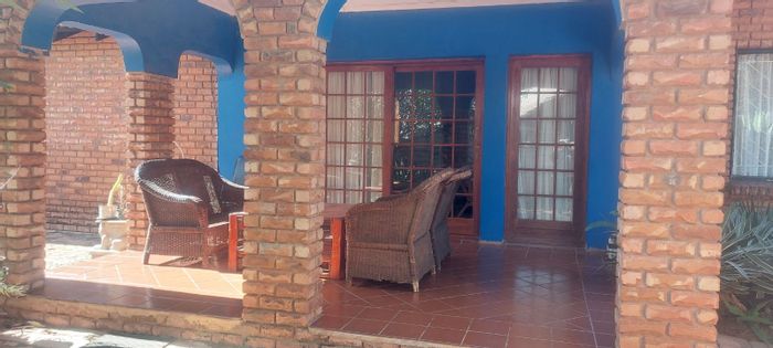For Sale: 4-Bedroom House in Flora Park with spacious living areas and double garage.