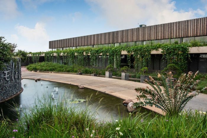 To Rent: Office in Elaleni Coastal Forest Estate, 30sqm, parking included.