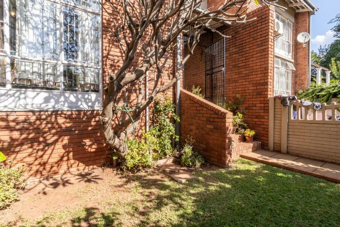 4-Bedroom Townhouse To Rent in La Montagne with garden and secure parking.