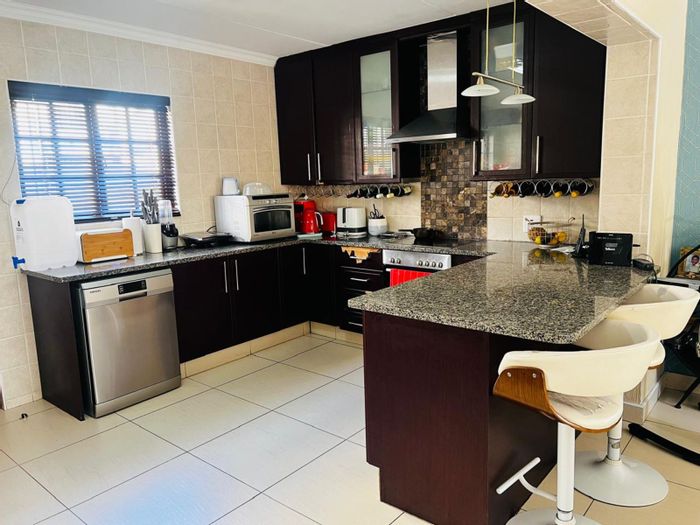 To Rent: House in Noordwyk with pool, office, and 24-hour security.