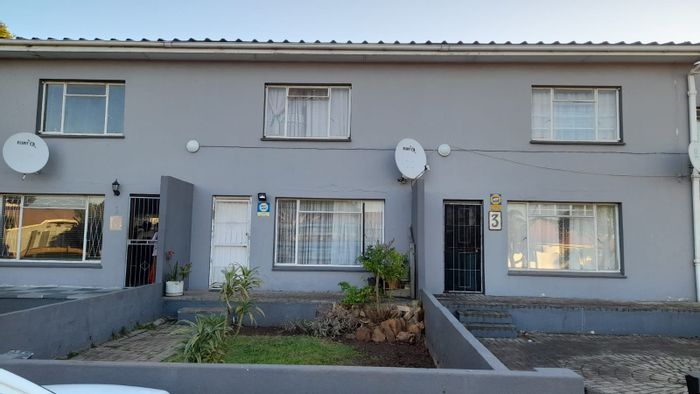 For Sale: Westering Apartment with 2 bedrooms, garden, parking, and solar features.