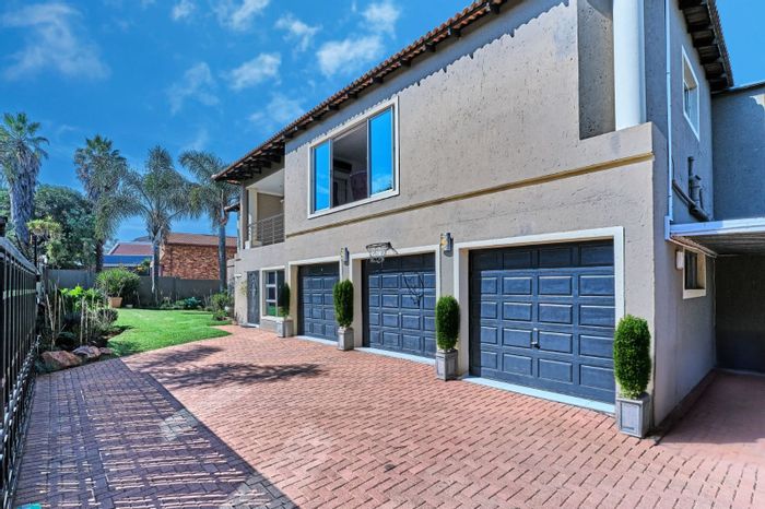 Smart Home with Pool, Gym, and Entertainment Lounge in Northcliff - For Sale