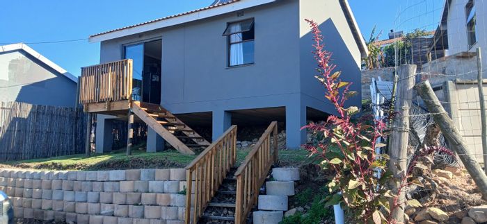 Wolwedans House For Sale: 2 bedrooms, open-plan living, scenic views, pet-friendly.