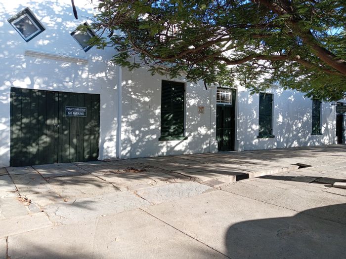Prime Office for Sale in Graaff-Reinet Central: Spacious, solar-powered with 5 offices.