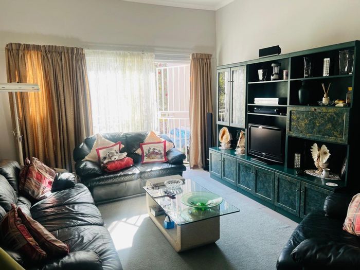 For Sale: Buccleuch Apartment with 2 Bedrooms, Pool, and Secure Parking.