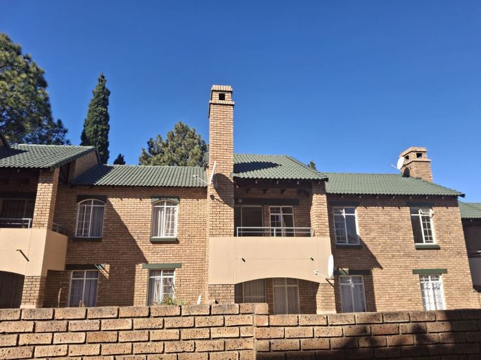 Die Hoewes Apartment For Sale: 2 beds, 2 baths, balcony, garage, communal gardens.
