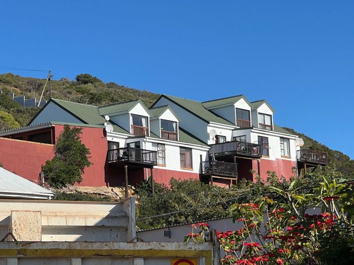 For Sale: 2-Bedroom Apartment in Boland Park with Ocean Views and Garage.