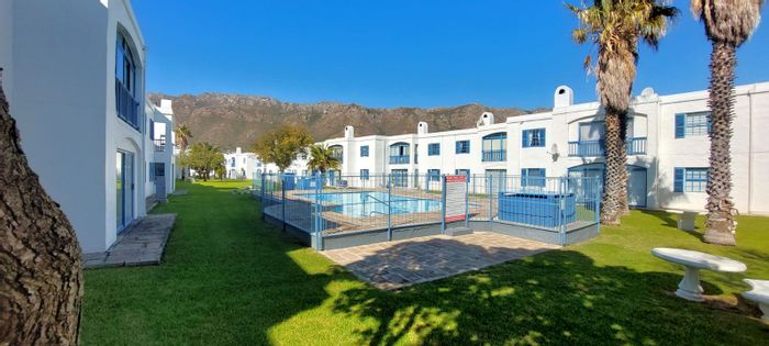 Dobson Apartment For Sale: 3 bedrooms, sea views, secure complex, braai room.