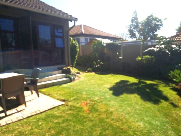 North Riding Cluster For Sale: 2 beds, pet-friendly garden, secure complex amenities.
