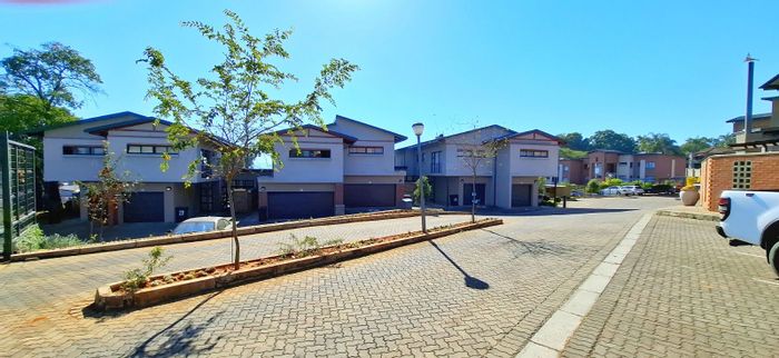 For Sale: Townhouse in Aquapark with 3 bedrooms, private garden, and clubhouse amenities.