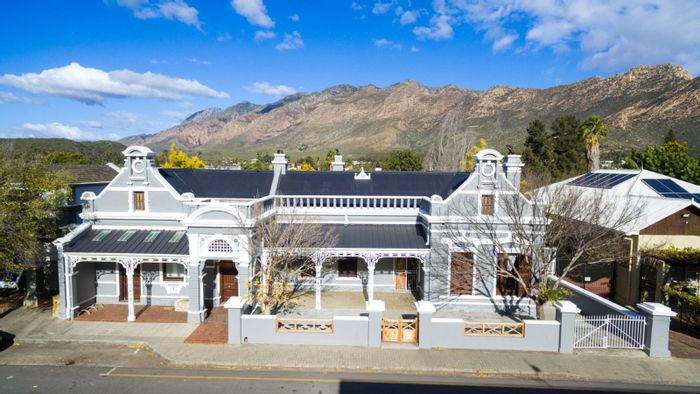 For Sale: Versatile Commercial Property in Montagu Central with Office, Pool, and Garden.