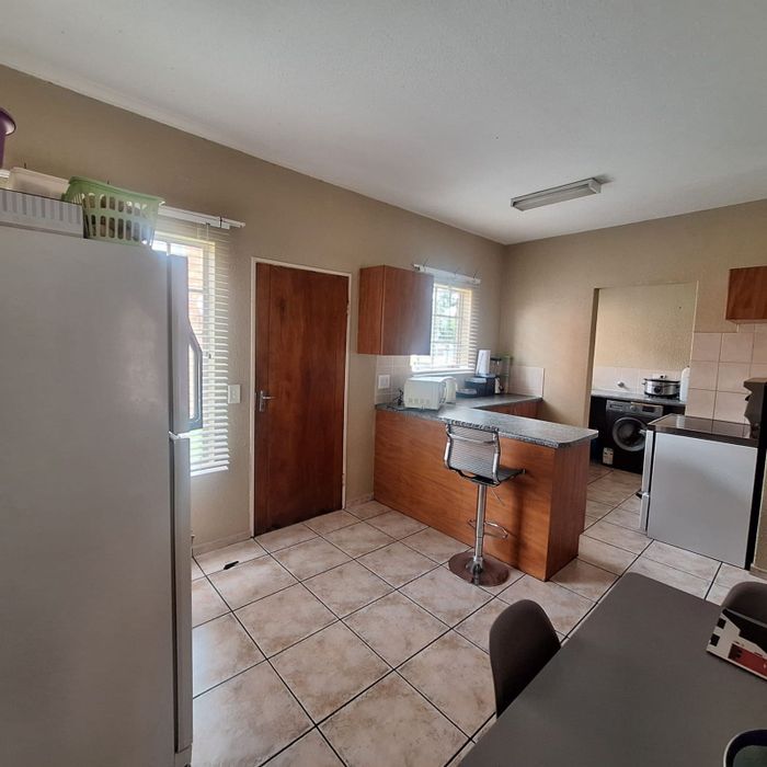 Celtisdal Apartment To Rent: 2 Bedrooms, 2 Bathrooms, Garage, Pet-friendly.