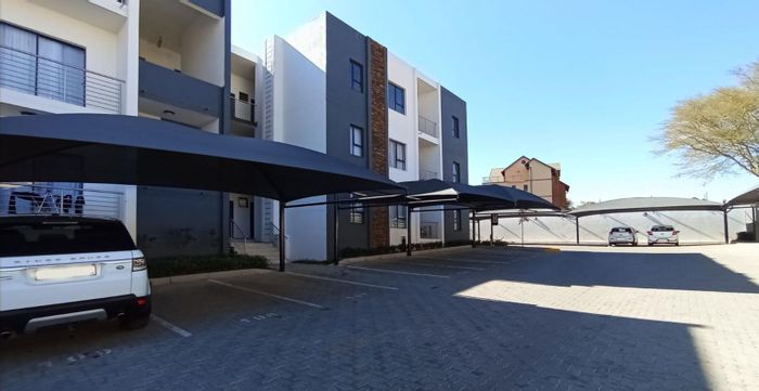 For Sale: Apartment in Erand Gardens with pool, restaurant, and office space access.