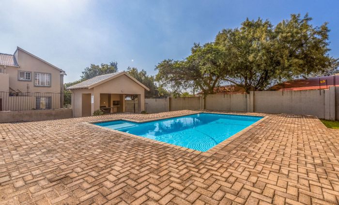 Northgate Townhouse For Sale: 2 beds, 2 baths, patio, secure parking.