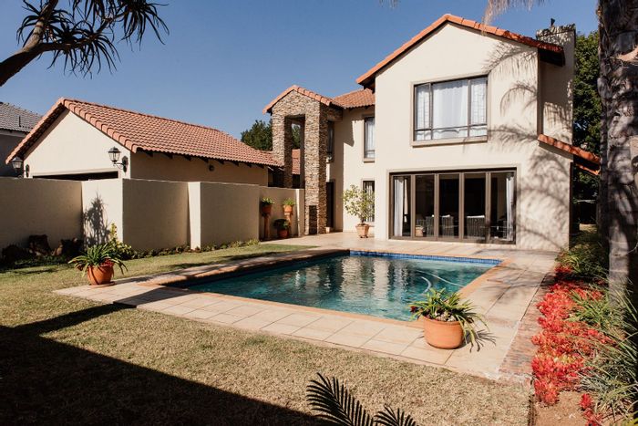 For Sale: Versatile House in Silver Lakes with Pool, Studio, and Garden.