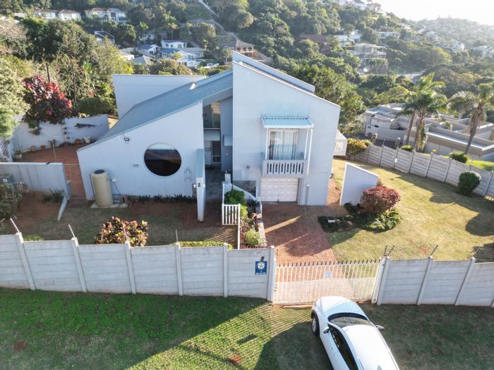 Ballitoville House For Sale: Three bedrooms, sea views, large stand, renovation potential.