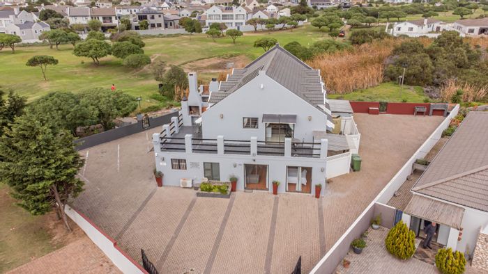 For Sale: Guest House in Country Club with business rights and golf course access.