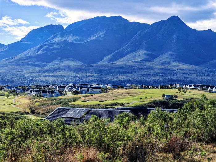 Kingswood Golf Estate For Sale: Vacant Land Residential, 716 m² with golf course access.