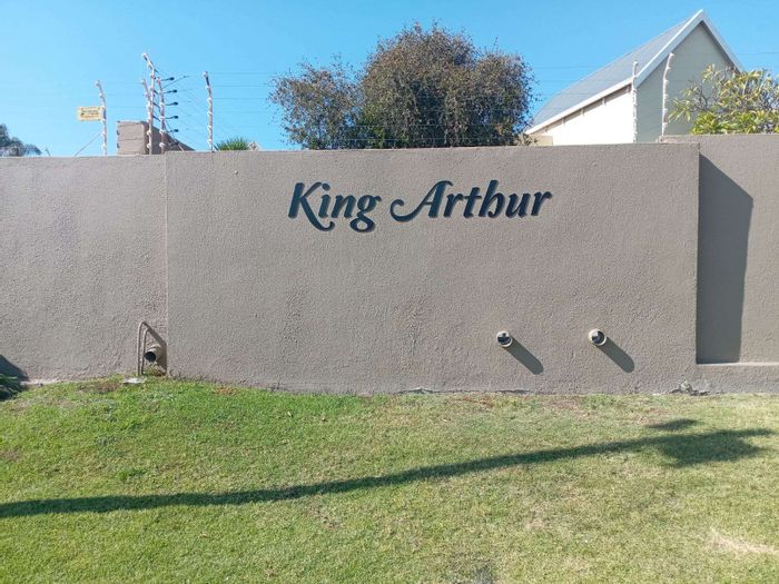 For Sale: Townhouse in Radiokop with 3 Bedrooms, Private Garden, Secure Living.