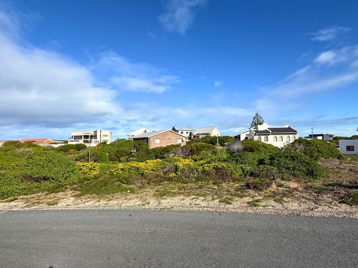 Vacant Land Residential For Sale in Pearly Beach: 941m2, beach access, sea views.