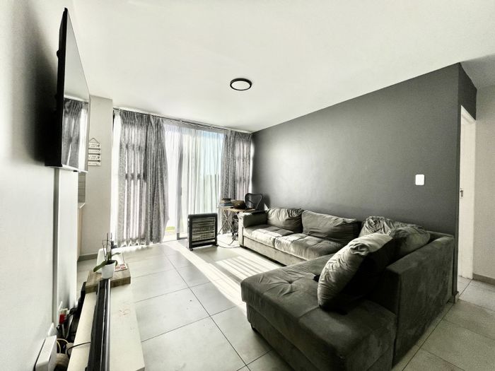 For Sale: Apartment in Paradiso with 3 beds, private garden, and estate amenities.