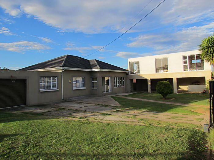 For Sale: Spacious Retief house with pool, entertainment area, and triple garage.