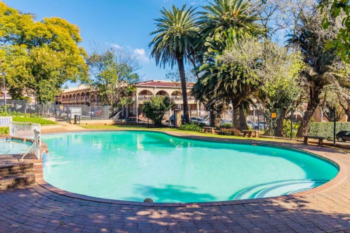 Northcliff Apartment For Sale: 1-bedroom, pool access, secure complex, ideal investment.