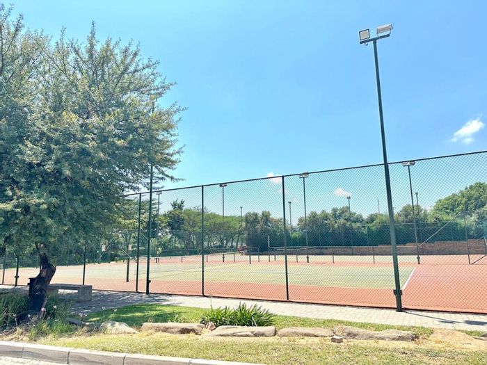 1 Bedroom Apartment For Sale in Jackal Creek Golf Estate with secure parking and amenities.