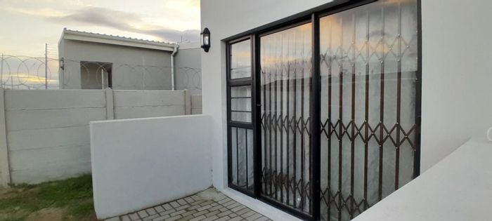 For Sale: House in Pacaltsdorp with 2 bedrooms, yard, and expansion plans.