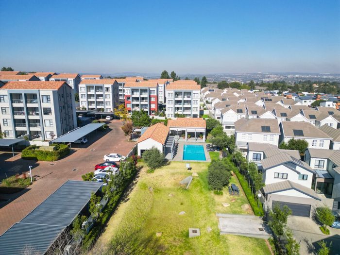 For Sale: 2-bedroom apartment in Craigavon with gym, pool, and balcony.