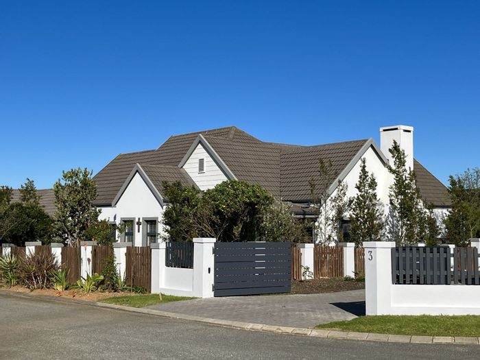 For Sale: House in Blue Mountain Village with 3 beds, double garage, secure estate.