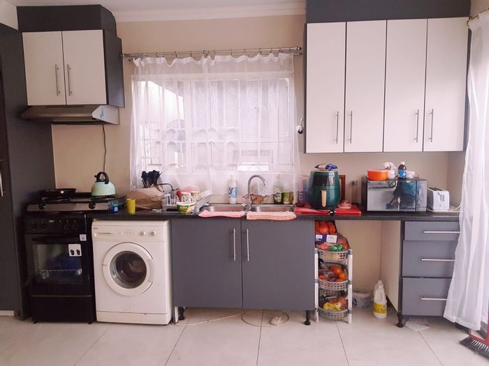 2 Bedroom House To Rent in Glen Austin AH with garden, carport, and prepaid utilities.