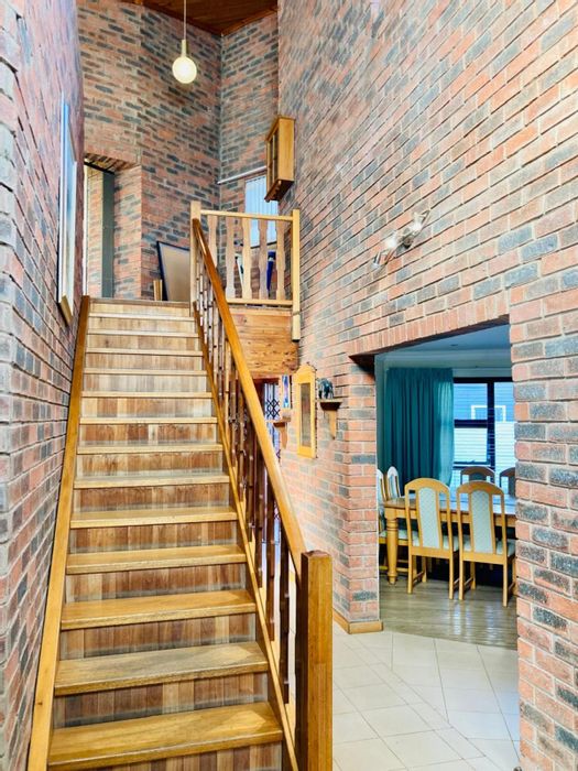 For Sale: Spacious Bluewater Bay house with 4 beds, 5 baths, and beach access.