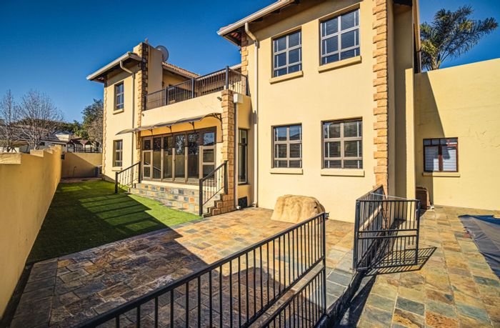 For Sale: 3-Bedroom House in Glen Erasmia with Security, Garden, and Inverter System.