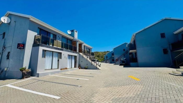 2-Bedroom Apartment For Sale in Voorbaai with braai room and prime location.