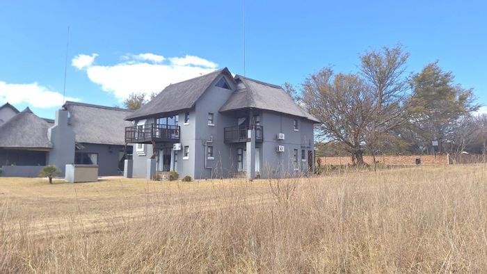 For Sale: House in Koro Creek Golf Estate with 4 beds, outdoor lapa, nature shower.