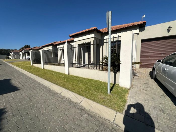 For Sale: 3-Bedroom Townhouse in Terra Nova with security, garage, and family-friendly amenities.