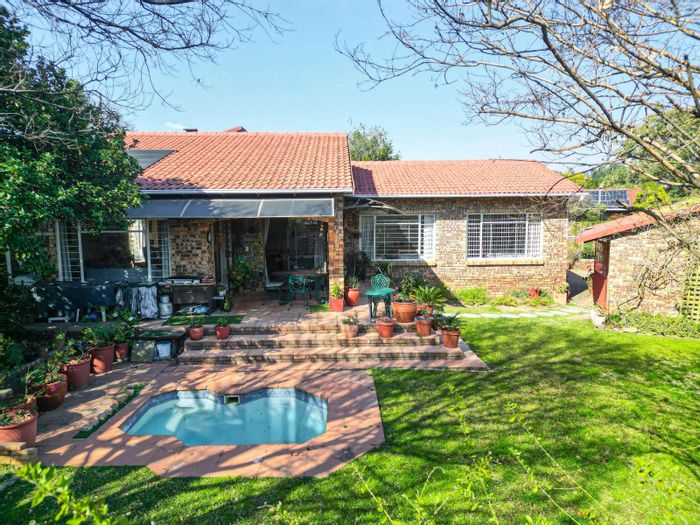 Rivonia House For Sale: 3 beds, plunge pool, spacious garden, secure parking.