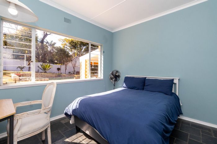 5-Bedroom House To Rent in Bryanston, with pool, garden, and staff quarters.