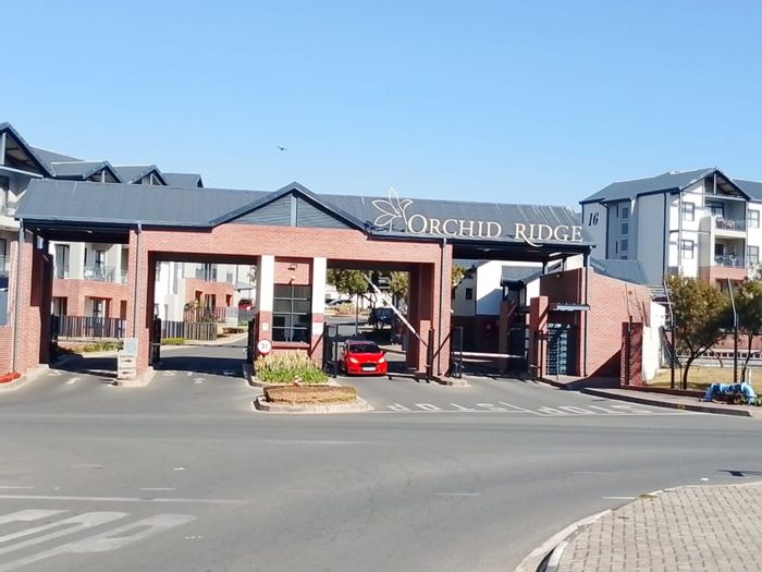 2 Bedroom Apartment For Sale in Randpark Ridge with gym, pool, and security.