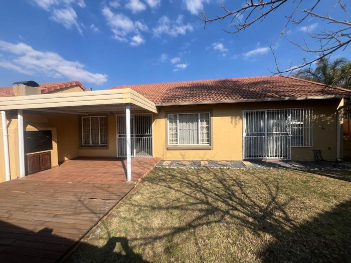 For Sale: Willow Park Manor Townhouse with 3 beds, 2 baths, double garage.