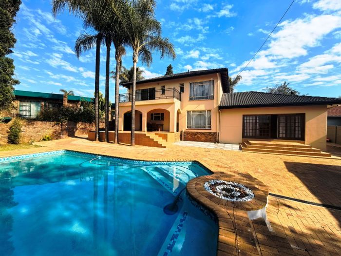 For Sale: Zwartkop House with pool, lapa, and secure living near amenities.