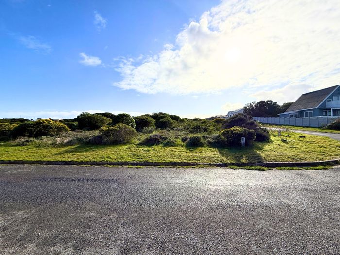 Kleinbaai For Sale: 755m² vacant land, corner stand, near harbour and amenities.