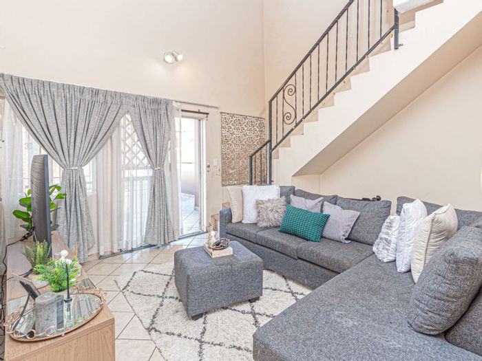 Halfway Gardens Apartment For Sale: 2 beds, garage, patio, near Mall of Africa.