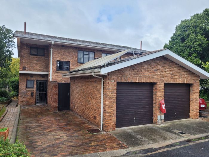 Townhouse For Sale in Sonstraal: 3 bedrooms, private garden, secure estate living.