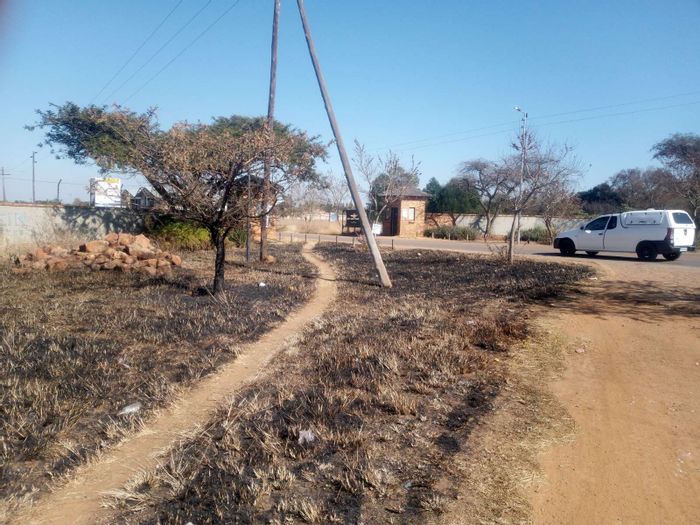 For Sale: 1 hectare business zoned land in Grootfontein Country Estates.