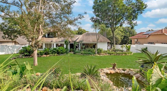 Craighall Park House For Sale: 3 Beds, 3 Baths, Cottage, Entertainer's Patio.