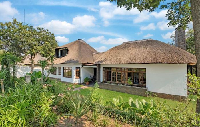 Craighall Park House For Sale: 3 Beds, 3 Baths, Cottage, Entertainer's Patio.