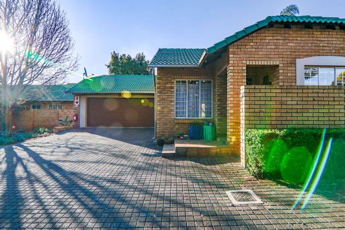 Eldoraigne Townhouse For Sale: 24-hour security, clubhouse, pool, and private patio.